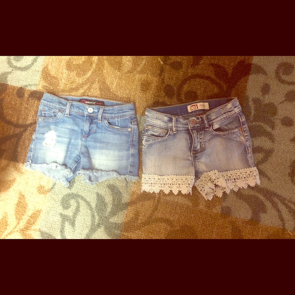 Girls jean shorts. Size 6. Back to school